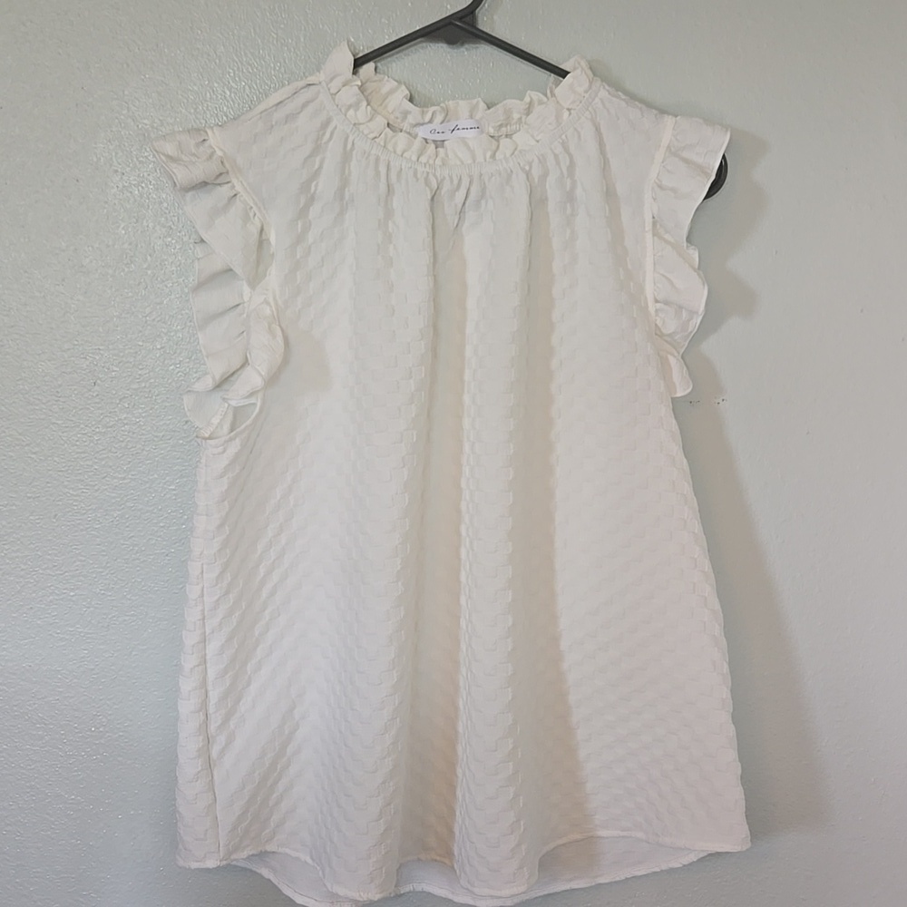 Ces Femme White Ruffle Tank Size Large